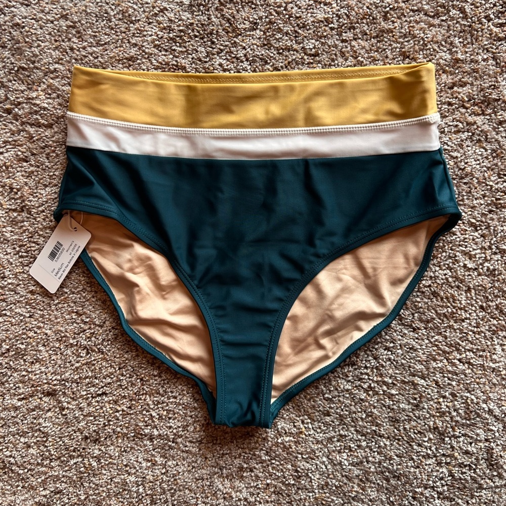 Livy & Kate Laguna Colorblock Crop + 2 Bottoms - Picture 3 of 4